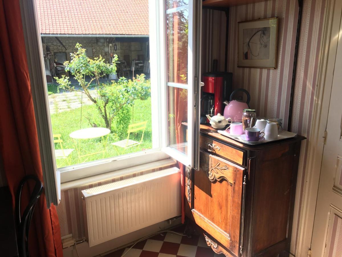 Le Refuge Private Entrance 2/4 Pers Dans Maison 17Eme Siecle.Parking. Calme Autreches Exterior foto